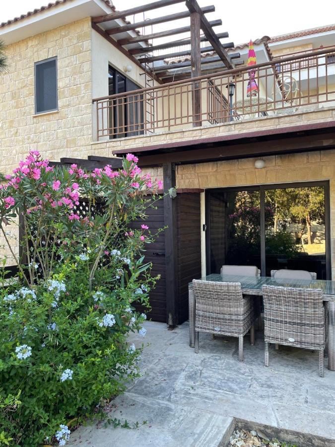 Апартаменты 2 Palaepaphos Gardens Куклия Экстерьер фото